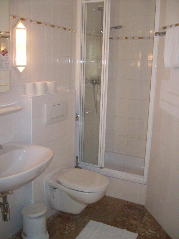 Gaestehaus Auerhahn Vöcklabruck Екстериор снимка