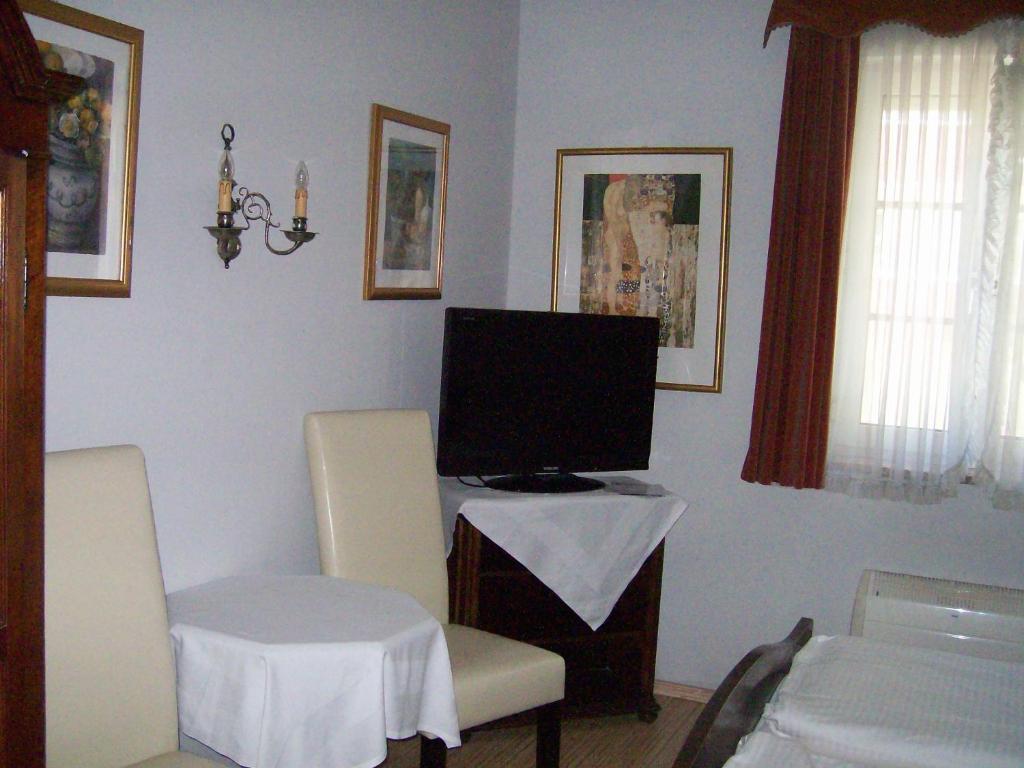 Gaestehaus Auerhahn Vöcklabruck Екстериор снимка